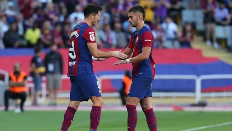 Vị trí Robert Lewandowski đối mặt mối đe dọa thực sự cho suất đá chính tại Barcelona